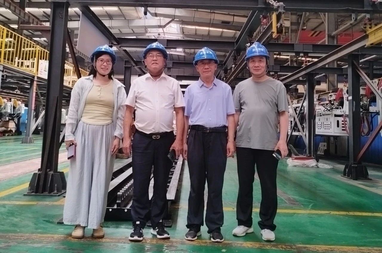 徐州立人單軌?？傄恍猩W臨我司考察